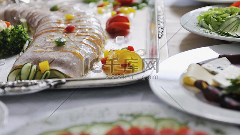 塑料包装：轻便但需关注环保